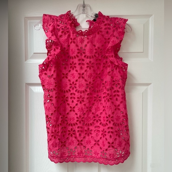 J. Crew Tops - J Crew eyelet sleeveless top women’s size S